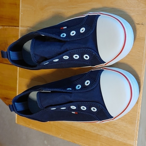🌻BOY'S PREPPY TOMMY HILFIGER SNEAKERS - Picture 1 of 10